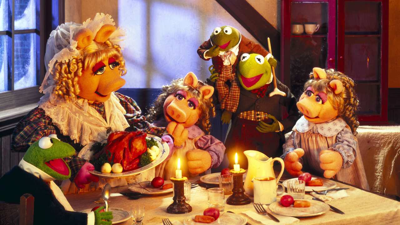 Kermit, Miss Piggy and little frogs and pigs