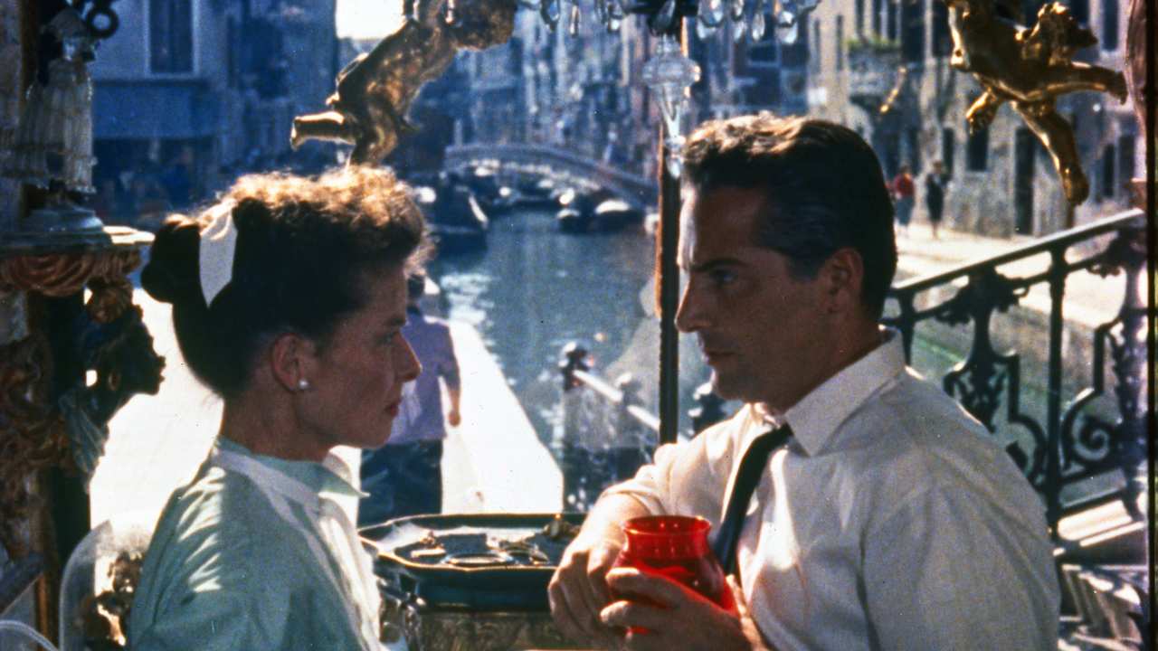 Katherine Hepburn face-to-face with a man